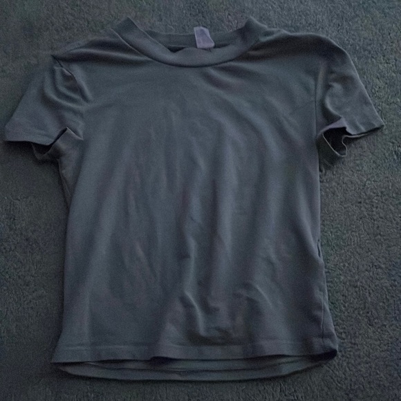 crop top from h and m only worn a few times - Picture 1 of 1